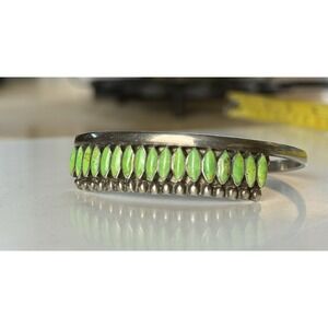 VINTAGE Green Turquoise STERLING SILVER NEEDLEPOINT CUFF BRACELET .925